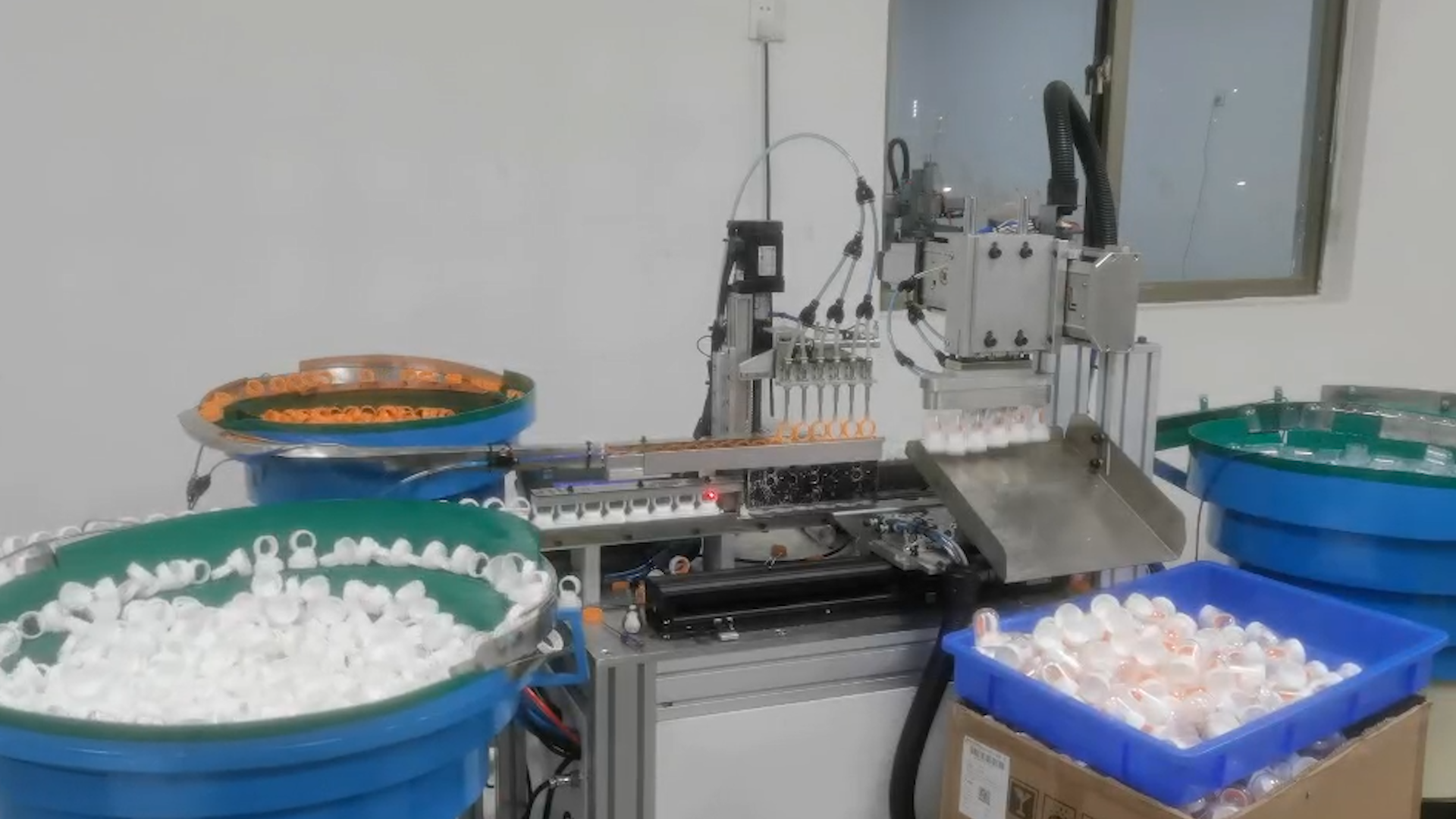 automatic packaging equpment for plastic product assembly