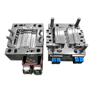 PA12 1*4 Direct Side Gate 1.2083ESR HRC48-52 Mold Steel Slider SPI-A3 And Partial VDI-18 Medical Connector Medical Molding